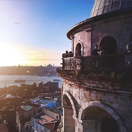 Nik's Taksim